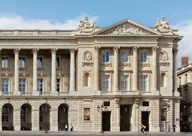 Take advantage of your visit to the ChampsElysées to discover the